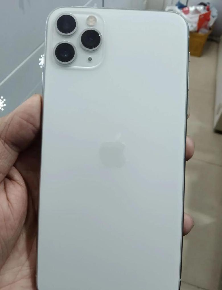 苹果手机11pro max大小