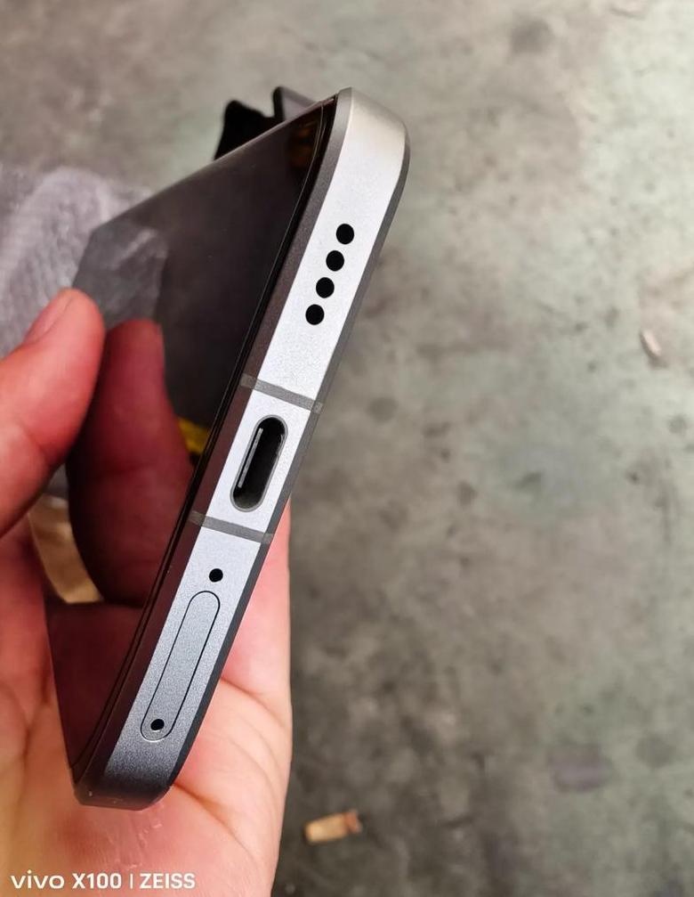 14iphone pro max充电口